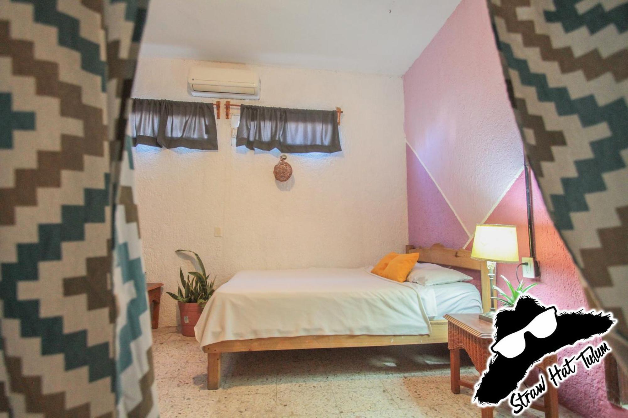 Straw Hat Hostel & Rooftop Bar Тулум Екстер'єр фото