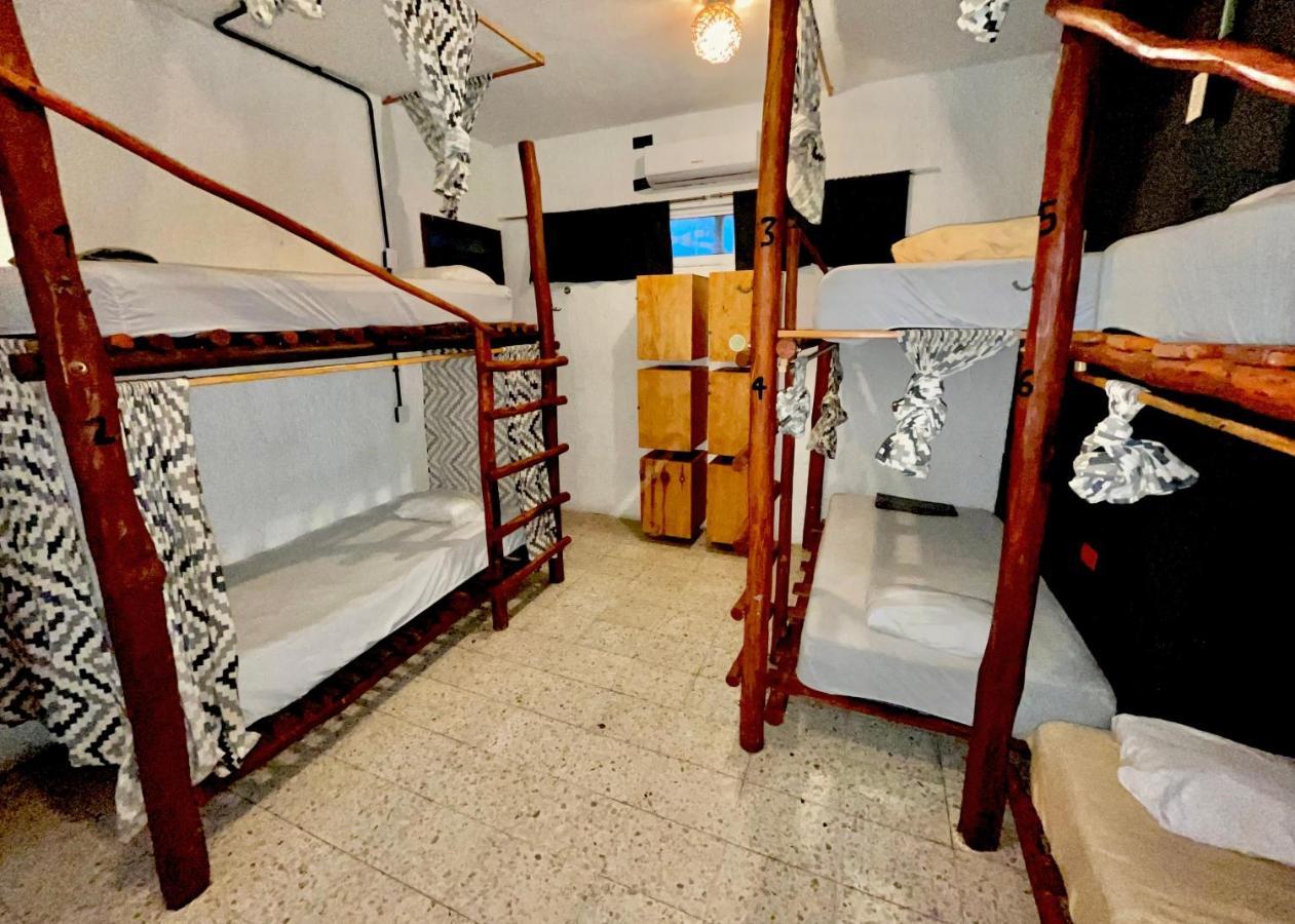 Straw Hat Hostel & Rooftop Bar Тулум Екстер'єр фото