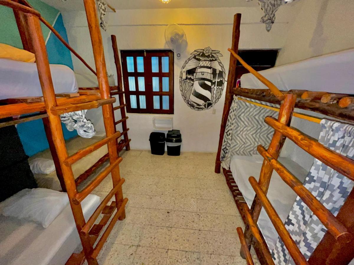 Straw Hat Hostel & Rooftop Bar Тулум Екстер'єр фото