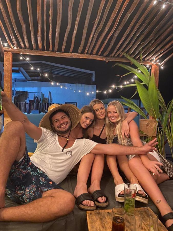 Straw Hat Hostel & Rooftop Bar Тулум Екстер'єр фото